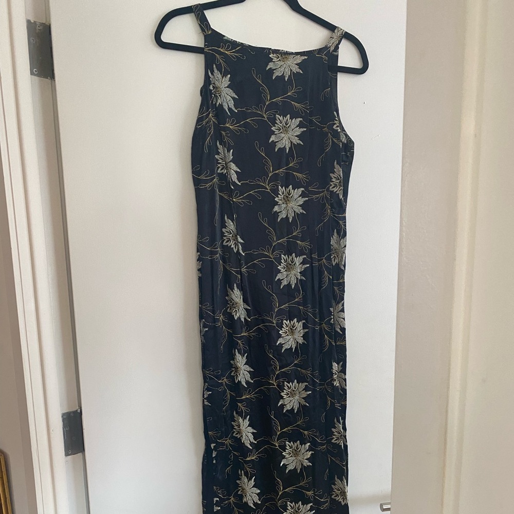 Black satin floral maxi dress size 11 Ceduxion